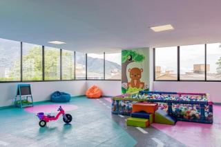Moderno y amplio apartamento cerca a centros comerciales - 1