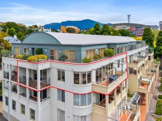 Stay by Salamanca with Secure Parking - 5