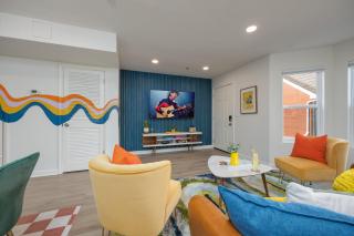 Funky Town - Walk to Broadway - 1