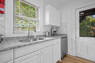 Pittsburgh Shadyside 3B Modern and Cozy Private Bedroom with Shared Bathroom - 4