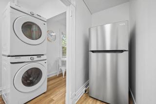 Pittsburgh Shadyside 3C Bright and Stylish Private Bedroom with Shared Bathroom - 2