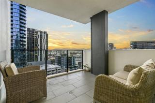 Stylish 2BR Apartment in SODA City Views Parking - Brisbane - 1