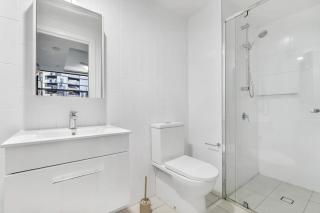 Stylish 2BR Apartment in SODA City Views Parking - Brisbane - 5