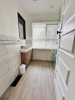 Serene Escape with Birds, Trees & Breeze - Boronia - 3