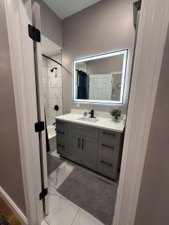 Cozy Condo Near Portsmouth Naval - 8