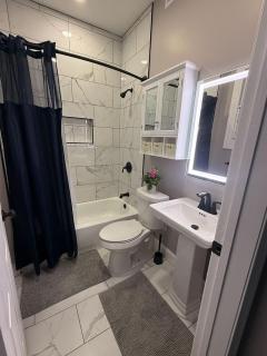 Cozy Condo Near Portsmouth Naval - 2