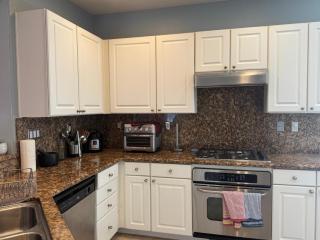 Comfortable Private Room Shared Bath Mins to SF - 1