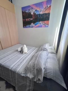 TREES HOMESTAY BY ME at TREES RESIDENCES QUEZON CITY - 8