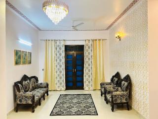 Hotel Lake Vista Stays - 4