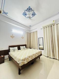 Hotel Lake Vista Stays - 8