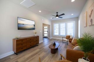 7 Min to Downtown - 8 to Duke - Free Parking - 7