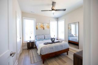 7 Min to Downtown - 8 to Duke - Free Parking - 8