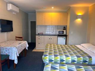 Takanini Park Motor Lodge - 6
