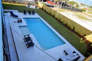 Sea'scape - Heated Pool, Beach Gear, Pet Friendly, Beach Views - 0