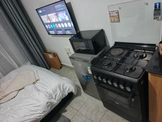 SafeStays Studios - 0