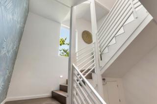 Luxury 4BR LA Getaway with Jacuzzi Prime Location - 7