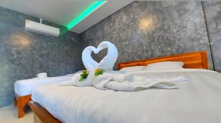 J House Has Love - 6