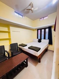 Raghavi homestay Hampi - 1