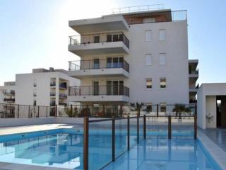 Le Lavandou, T3 avec terrasse, piscine et WIFI pour 6 personnes - FR-1-803-96 - 1