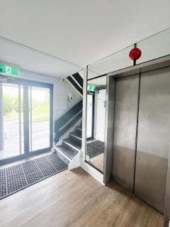 Private Room in Akl CBD Hostel, Near Train & Bus - 7
