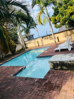 Broadway Shark Guest House - 1