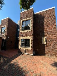 Broadway Shark Guest House - 6