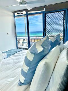 Beachfront Getaway with Views, Pool & Tennis Court - 7