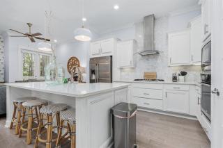 Beachwood Hideaway - 4