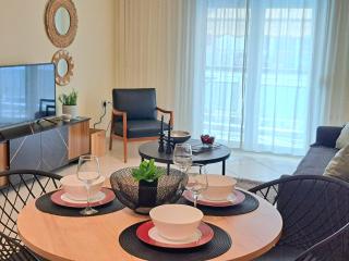 Cozy City Center Apartment - 5