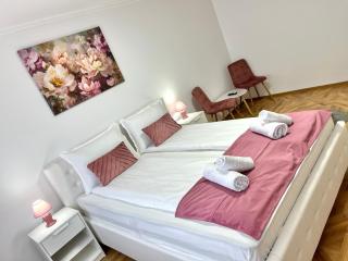 Luxury Apartment - 7