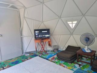 A dome At Treehouse Outdoor Bathroom Facing The Mountains - 2