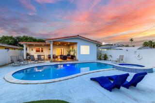3BR Miami Home - Pool - 5M to Airport - 9