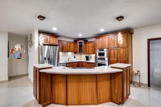 3BR Miami Home - Pool - 5M to Airport - 5