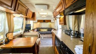 Retro Star-Wagon, Ocean Breez at Studios - 4