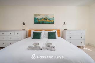 Pass the Keys Spacious Modern Family Home - 20 mins to Oxford - 7