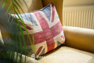 Pass the Keys Spacious Modern Family Home - 20 mins to Oxford - 2