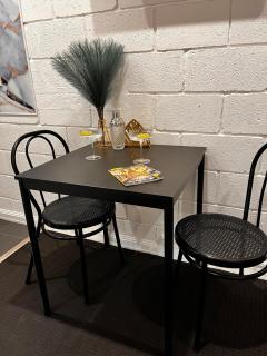 AO Tennis Dates Available! Hidden Gem on Flinders St - Renovated CBD Studio - 4