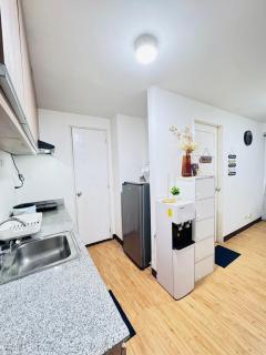 Davao 1BR Condo for 4 with Pool Near SM Lanang and Airport - 8