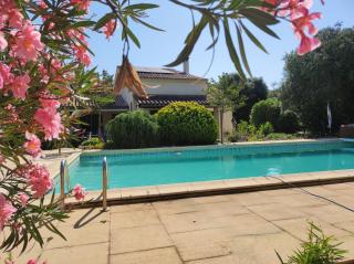 Chambre avec clim piscine proche centre ville d'Uzès - 3