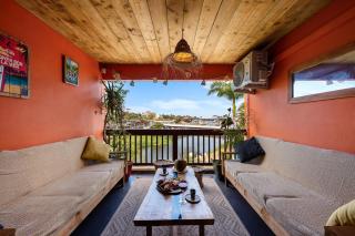 Sunset Léla Meublé de tourisme 3 étoiles Saint Gilles appartement t 3 avec terrasse vue port et mer - 8