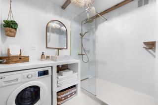 Sunset Léla Meublé de tourisme 3 étoiles Saint Gilles appartement t 3 avec terrasse vue port et mer - 9