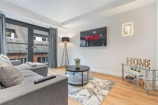 2BR City Centre Flat - Juliette Balcony - Sleeps 6 - 7