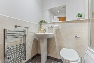 2BR City Centre Flat - Juliette Balcony - Sleeps 6 - 5