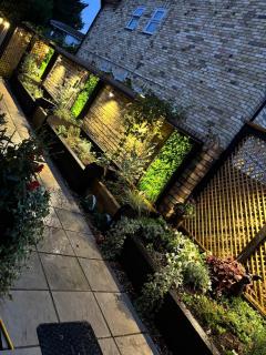 Stylish Garden pod lodges - 4