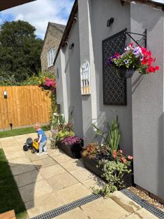 Stylish Garden pod lodges - 7