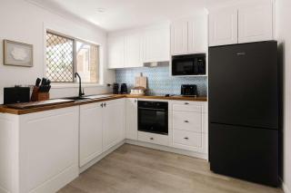 Kirra Beach Escape - Pool Tennis Pets Near Airport - 1