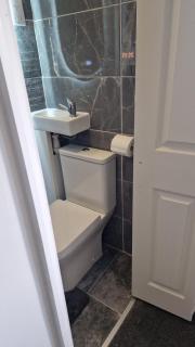 Ensuite Double Room in London - 8