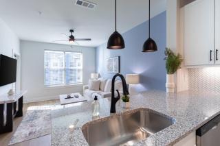 Landing Beautiful 1BD Gym Clubhouse - 7