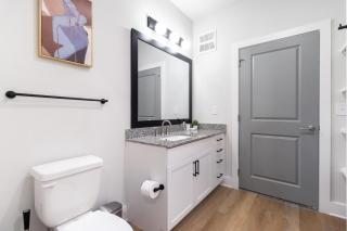 Landing Beautiful 1BD Gym Clubhouse - 1