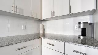 Landing Incredible 1BD Gym - 5